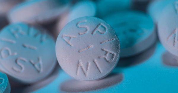 L'aspirine aurait-elle pu réduire de moitié les décès dus au COVID ?