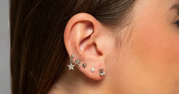 Comment le piercing des oreilles modifie-t-il le microbiome de votre peau ?
